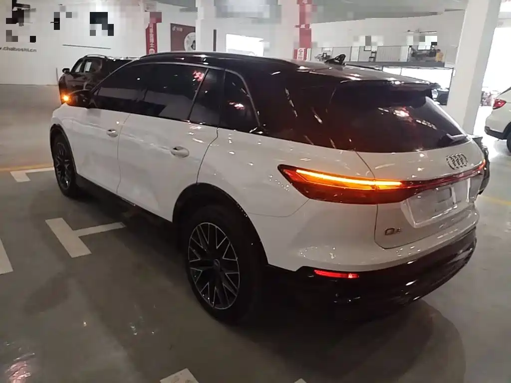 Audi Q5 e-tron — миниатюра 5