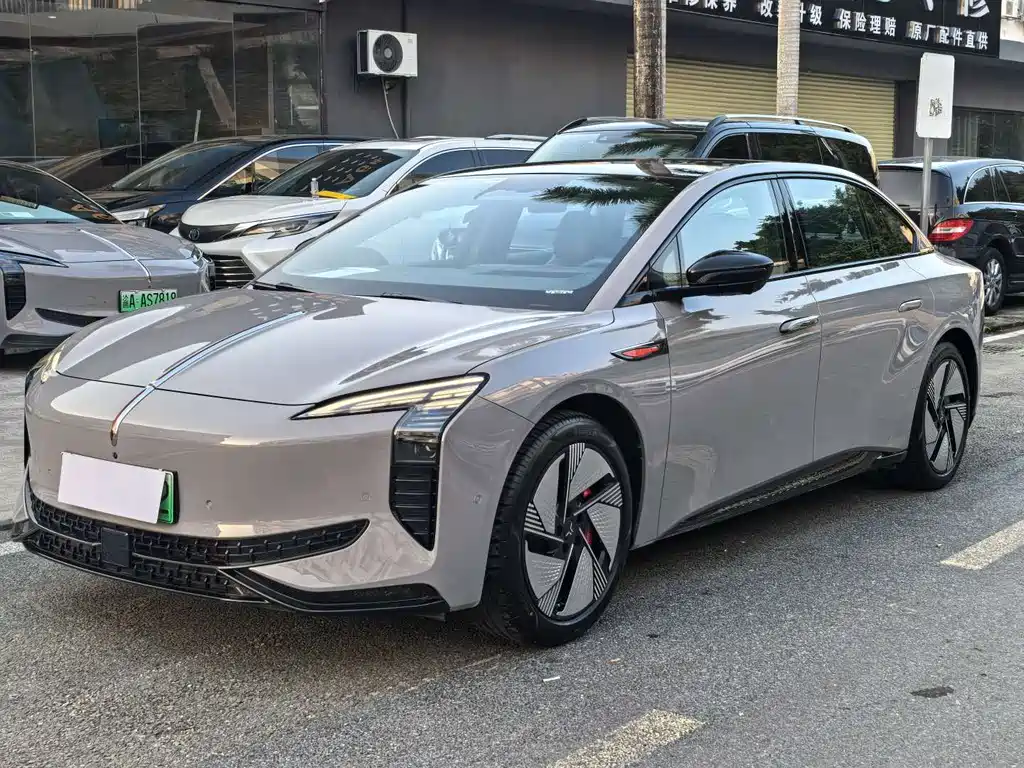 Hongqi Hongqi EH7 2025