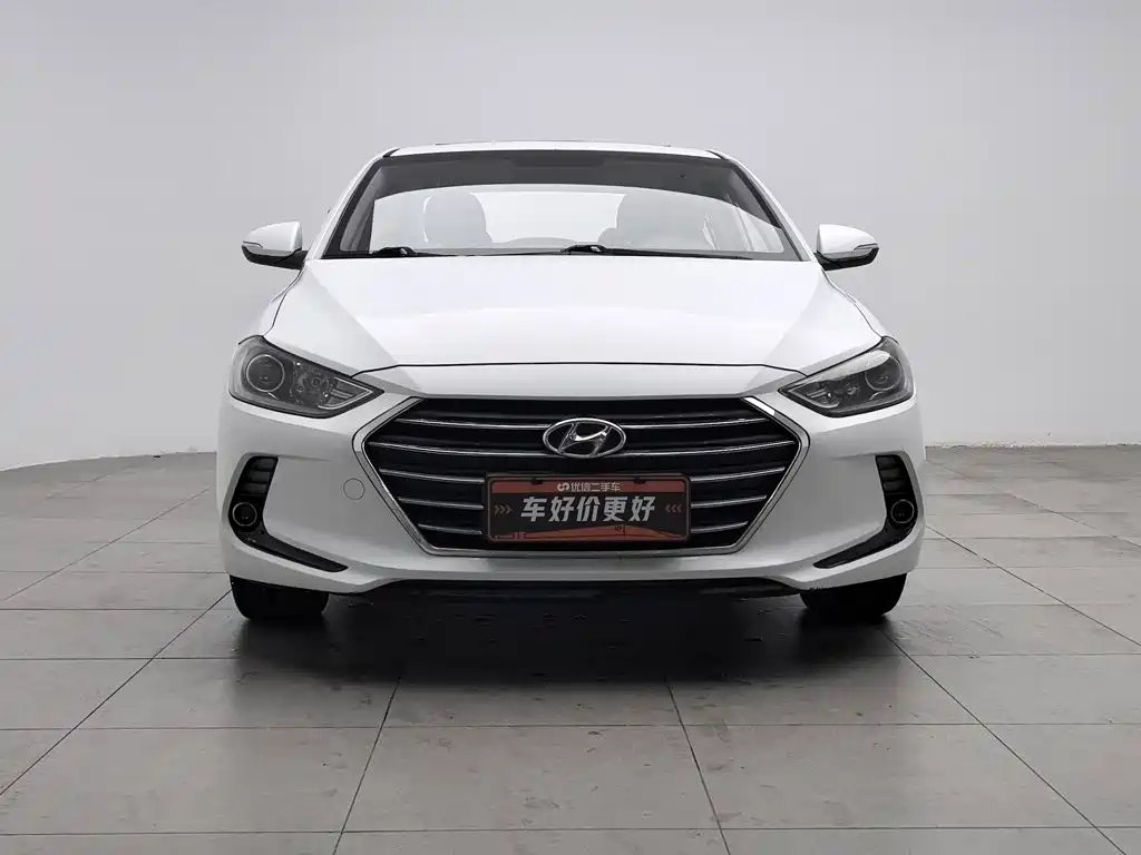 Hyundai Elantra — миниатюра 3