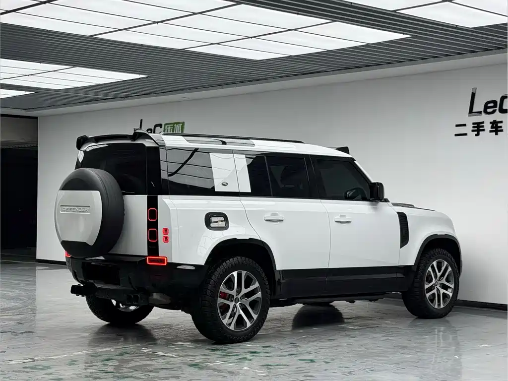 Land Rover Land Rover Defender 2025 110 3.0T P400 X-Dynamic HSE