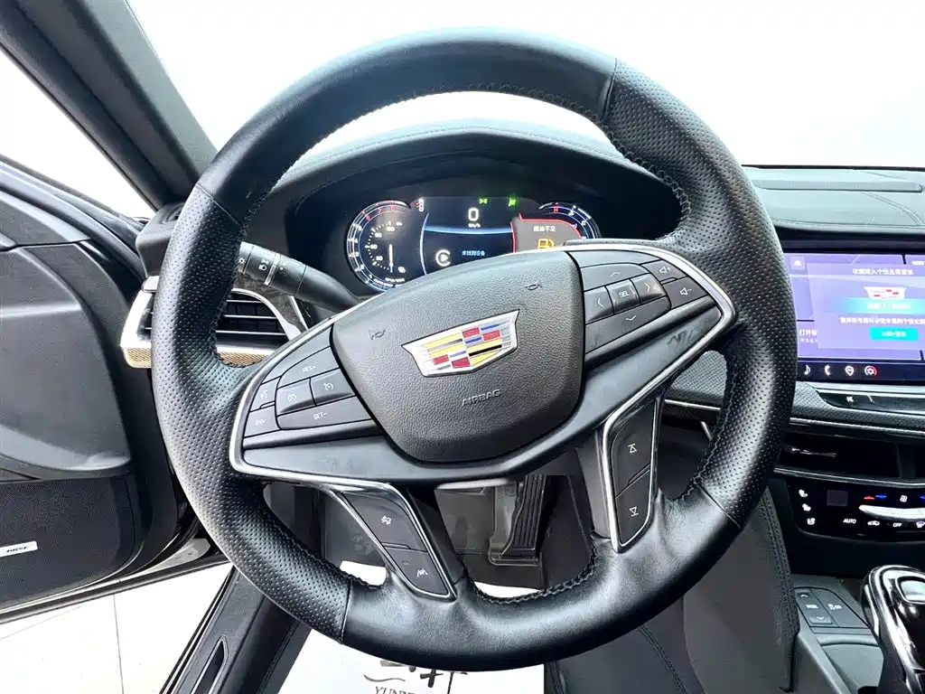 CADILLAC CT6