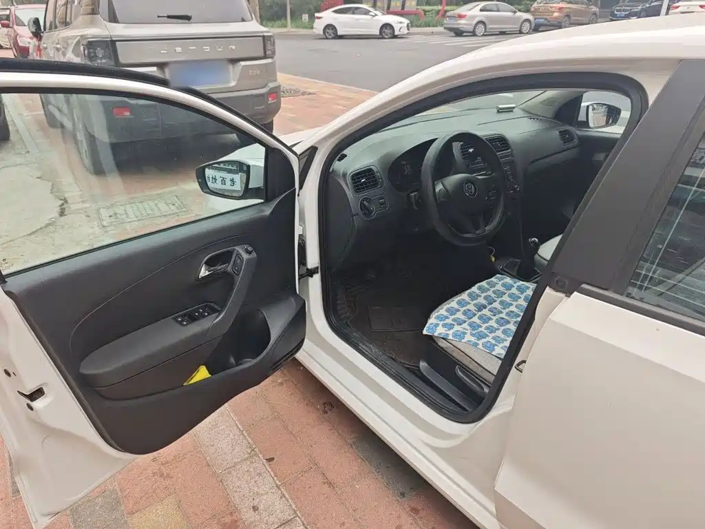 Volkswagen Polo — миниатюра 12