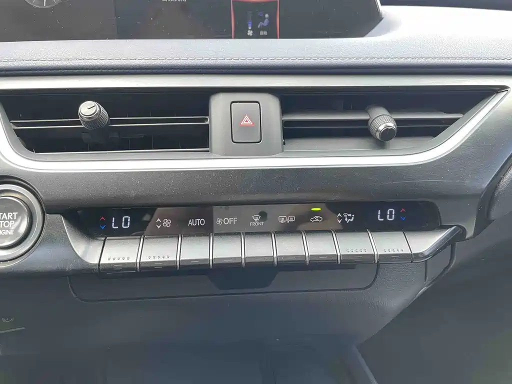 Lexus UX — миниатюра 8