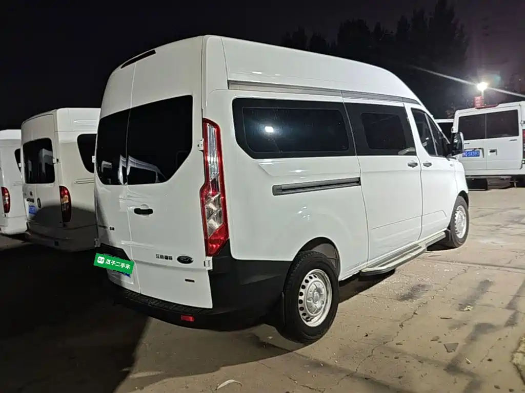 Ford Transit — миниатюра 7