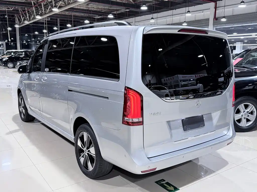 Mercedes-Benz V-Class — миниатюра 14
