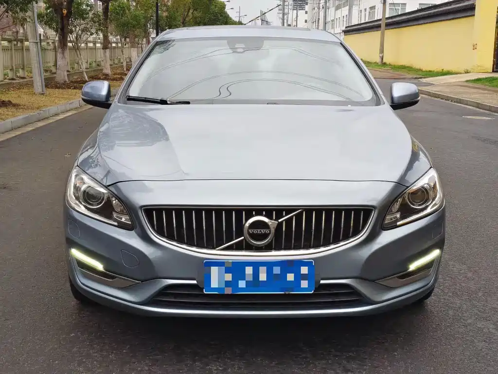Volvo S60 — миниатюра 2