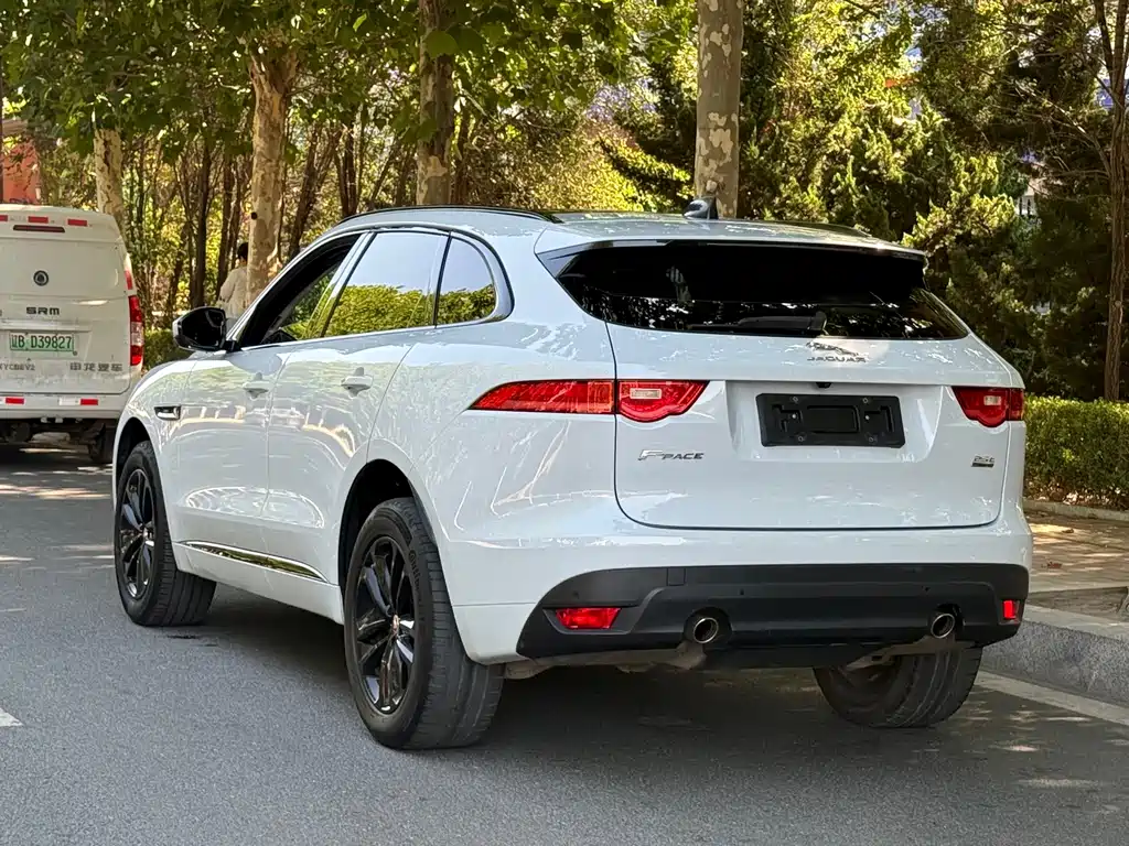 Jaguar F-PACE — миниатюра 4