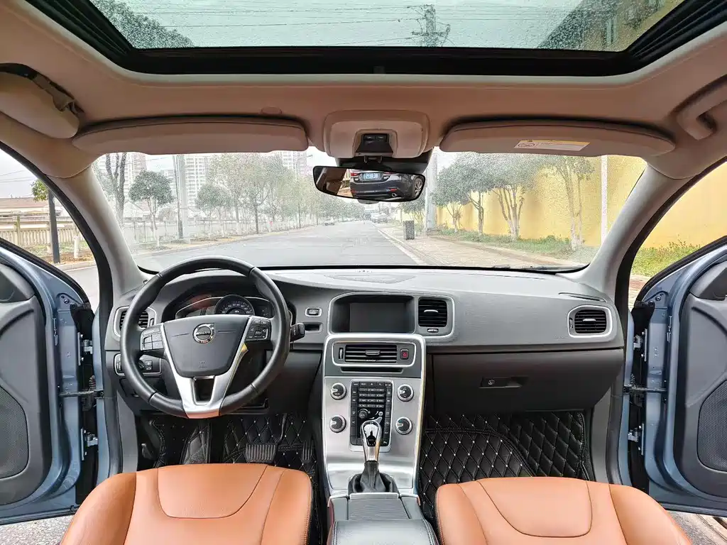Volvo S60 — миниатюра 6