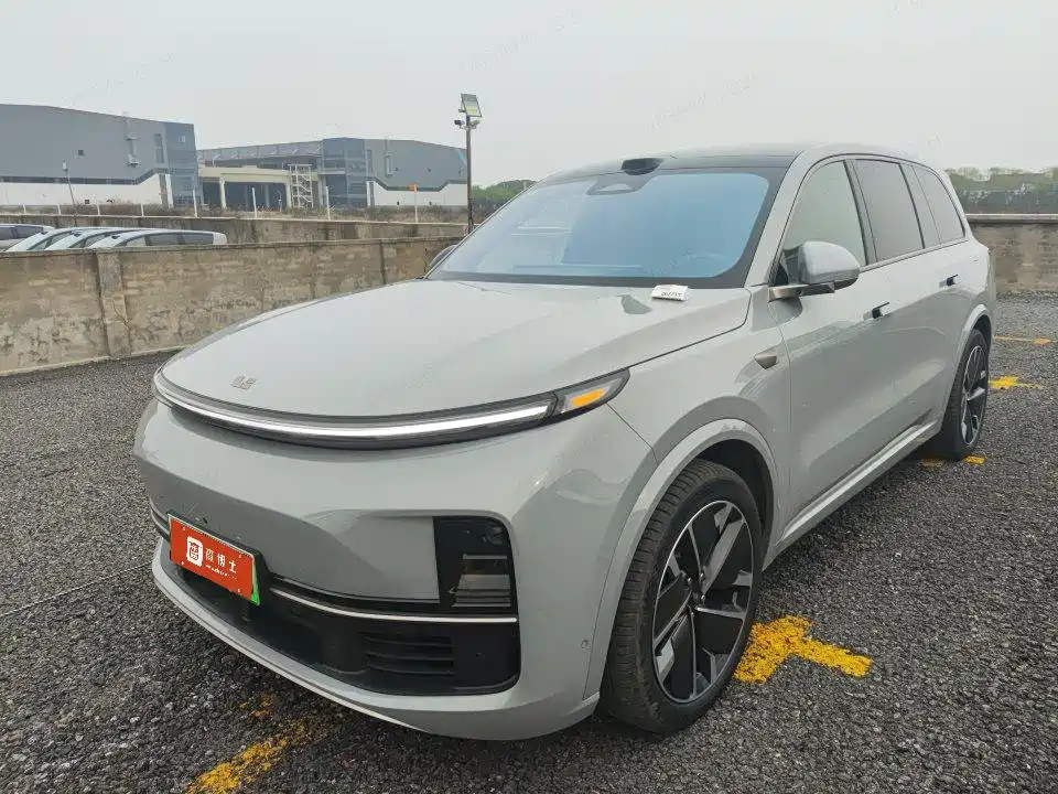 Li Auto Li L9 2025