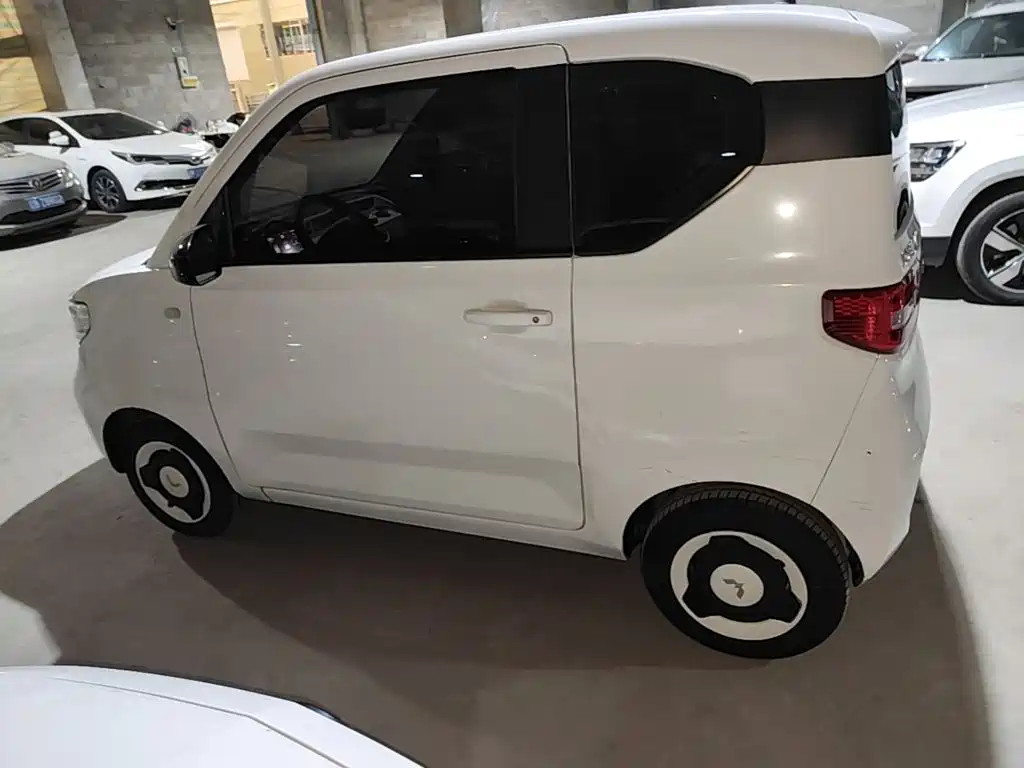 Wuling MINIEV — миниатюра 4