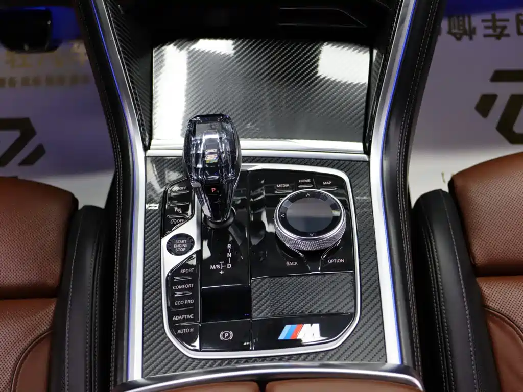 BMW 8 Series — миниатюра 23