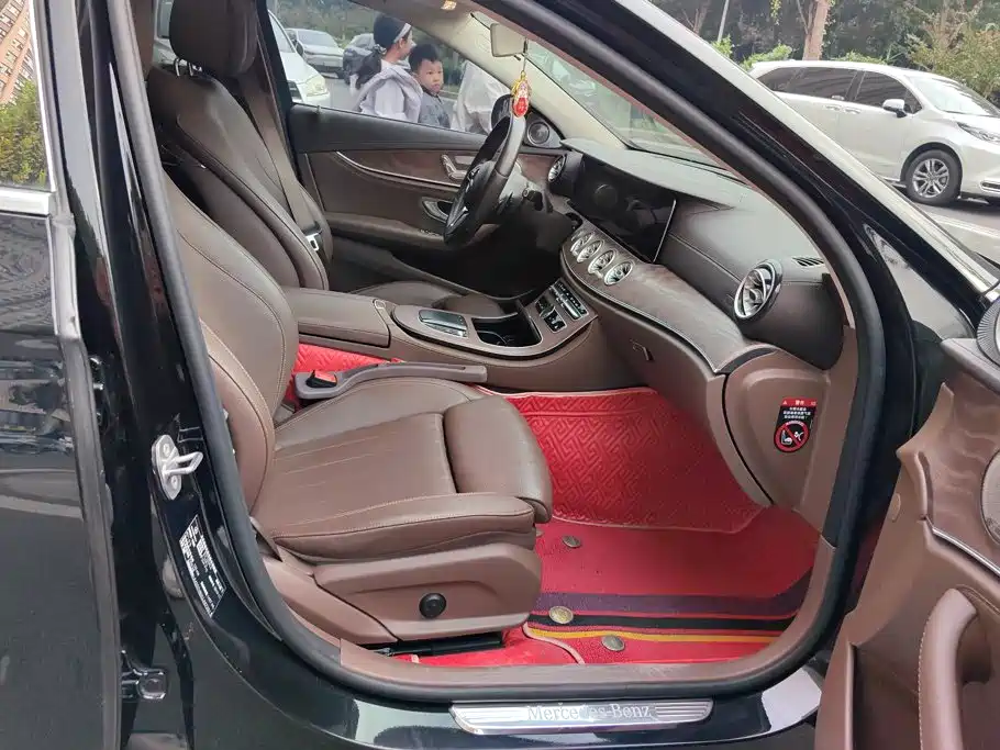 Mercedes-Benz E-Class — миниатюра 8