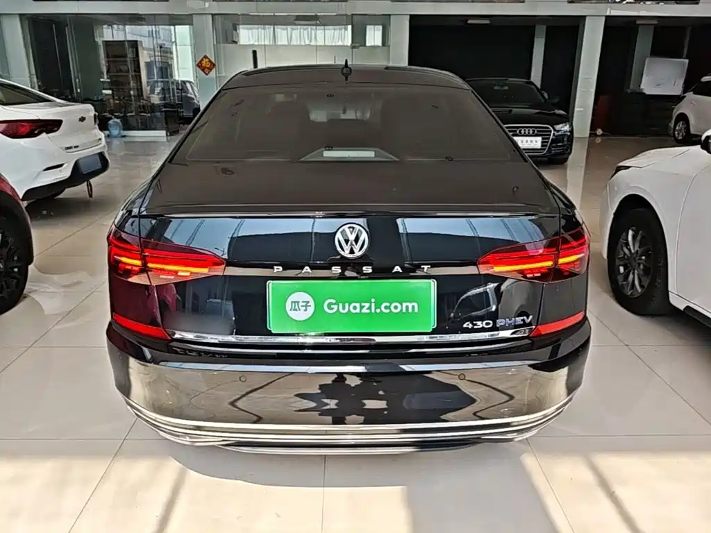 Volkswagen Passat PHEV — миниатюра 6