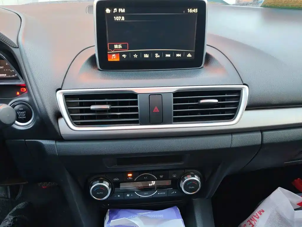 Mazda 3 Axela — миниатюра 9