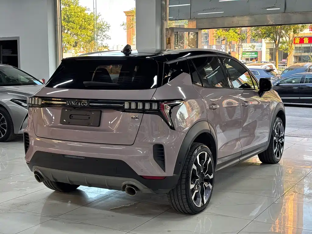 Lynk & Co 06 — миниатюра 5
