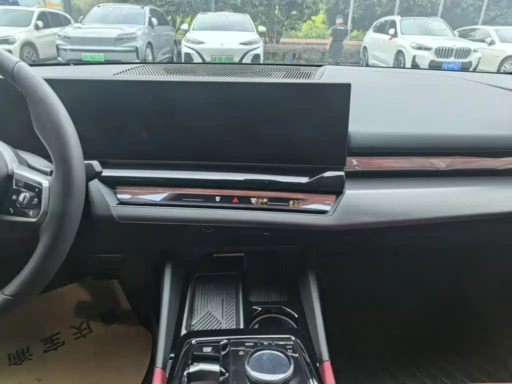 BMW i5 — миниатюра 14