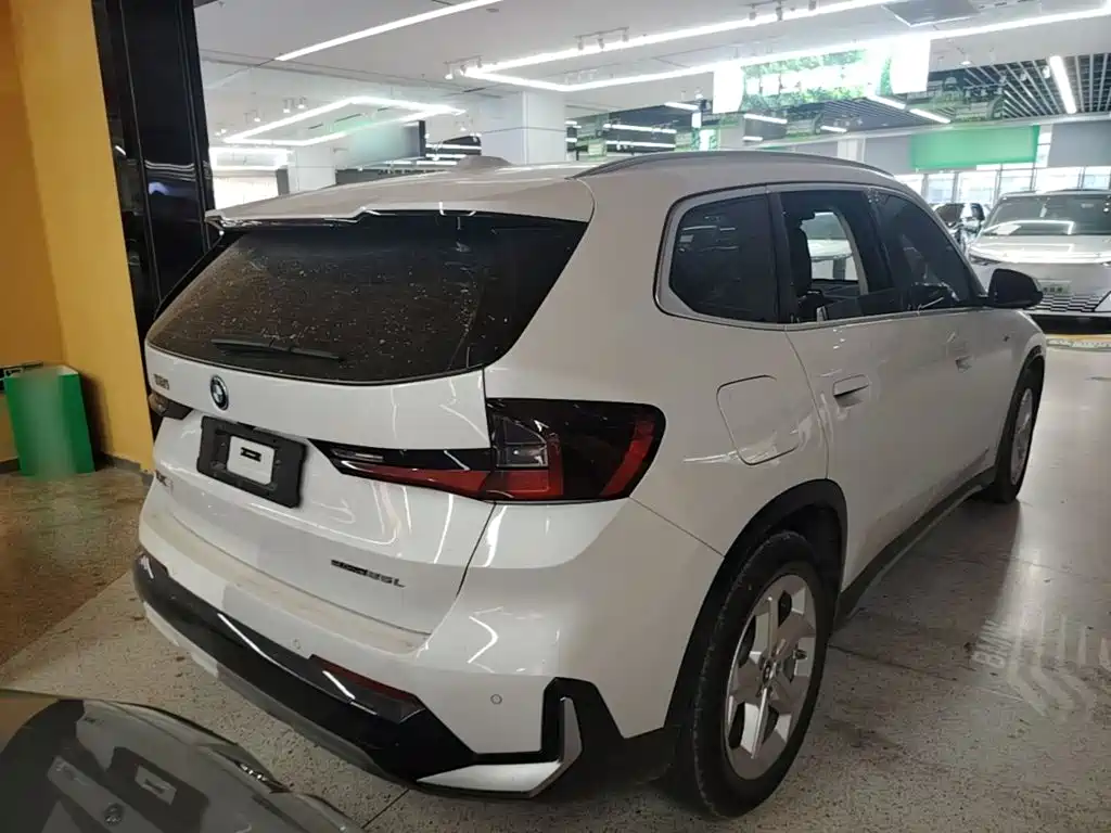 BMW iX1 2025 eDrive25L X