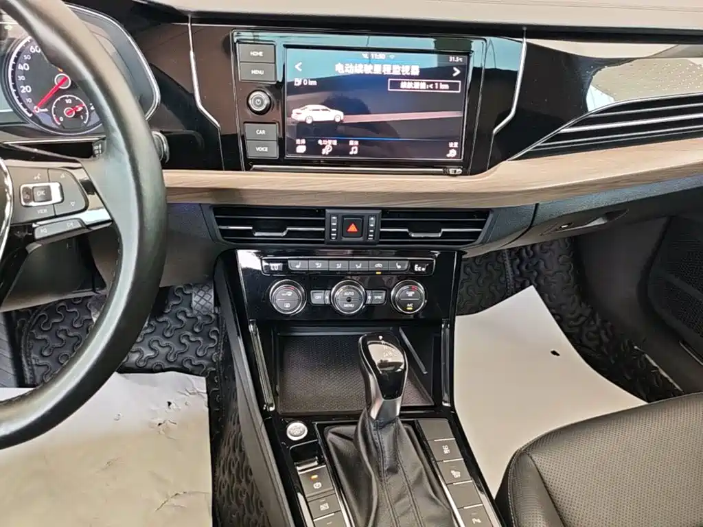 Volkswagen Passat PHEV — миниатюра 13