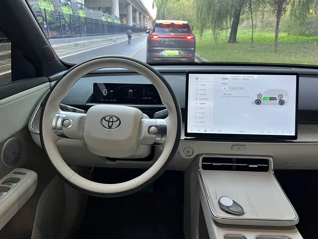 Toyota bZ3X — миниатюра 5
