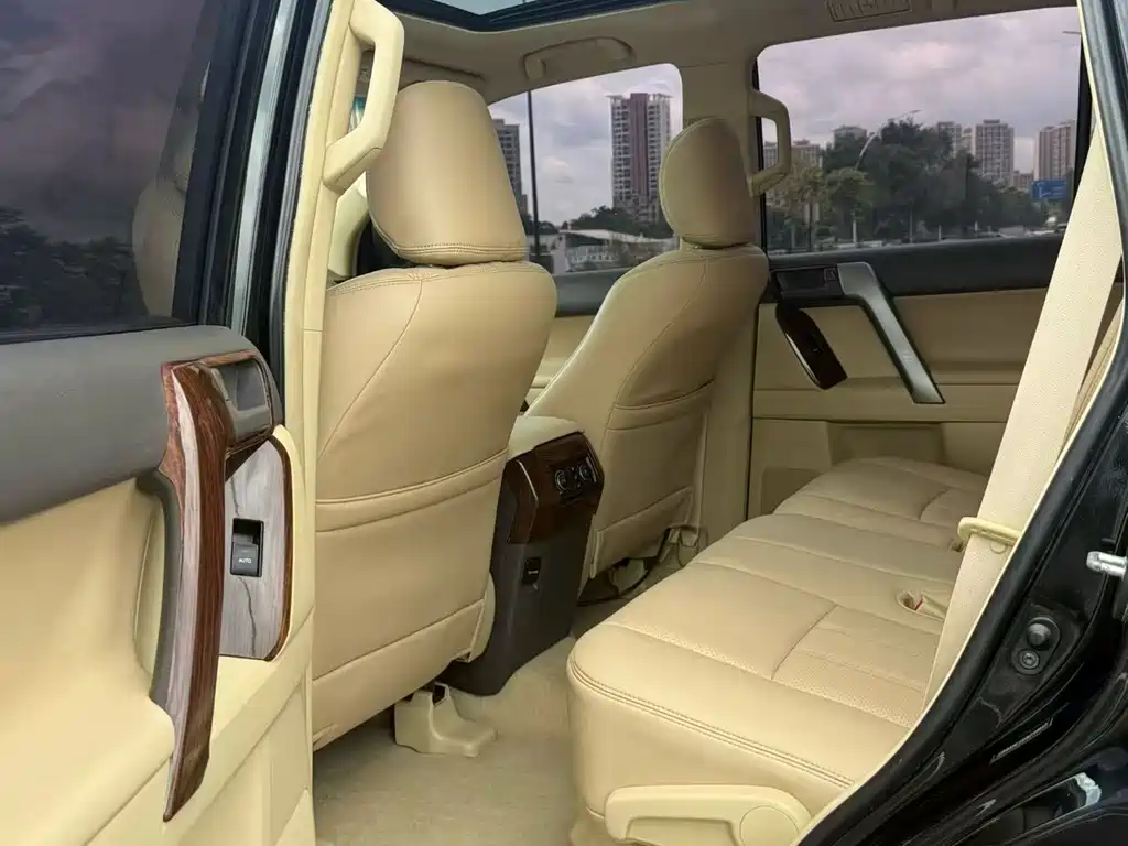 Toyota Land Cruiser Prado 2016 2.7L AT