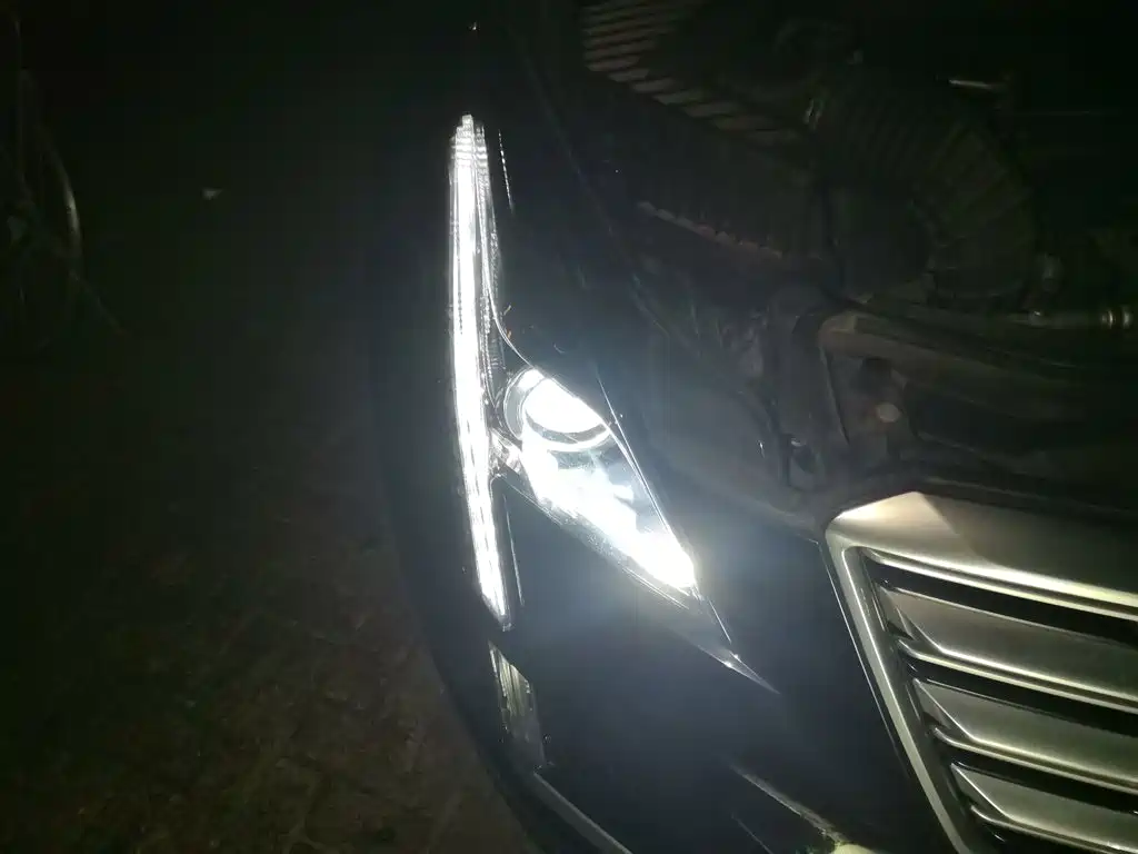 Cadillac XT5 — миниатюра 7