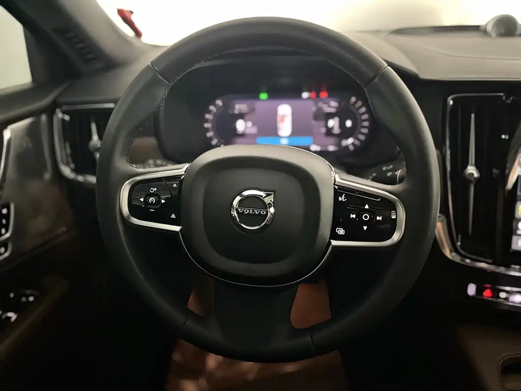 Volvo S90 2024 B5 Luxury