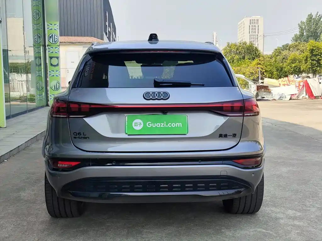 Audi Q6L e-tron — миниатюра 6