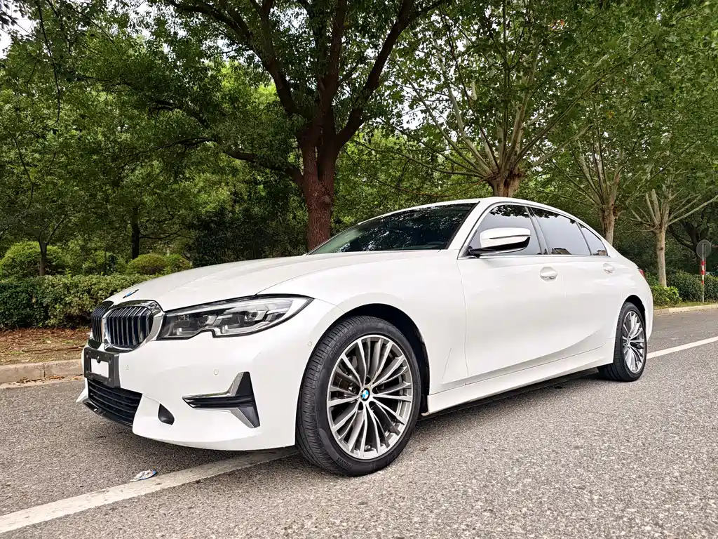 BMW  3 SERIES