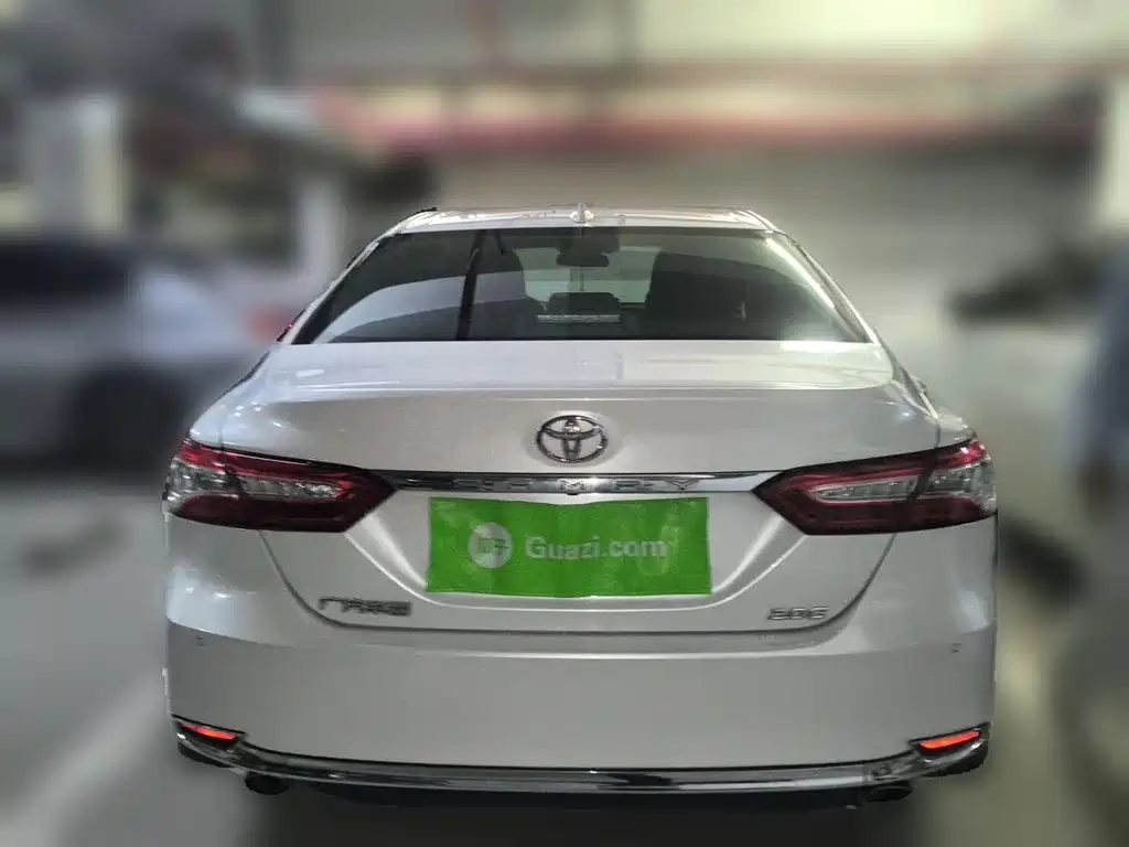 Toyota Camry — миниатюра 3