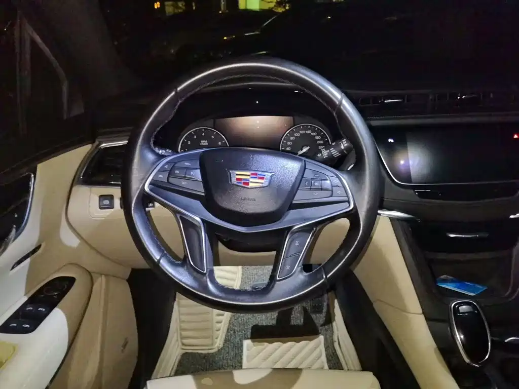 Cadillac XT5 — миниатюра 11