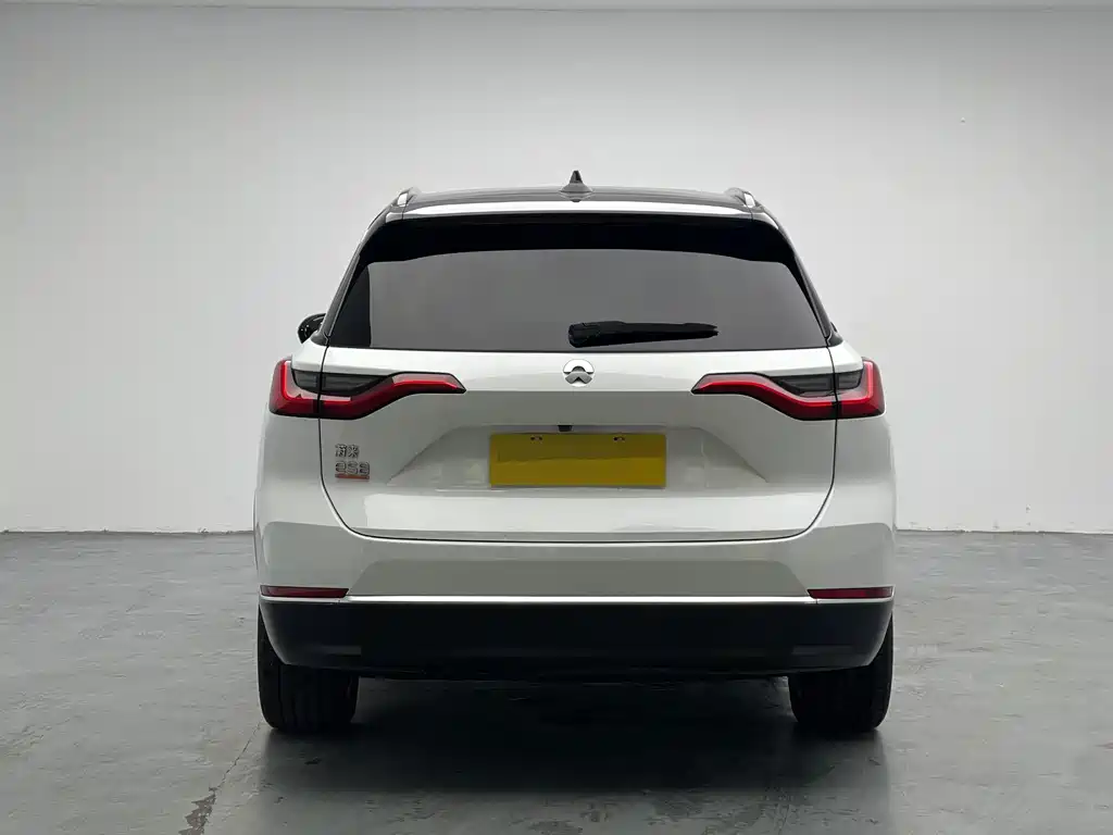 NIO ES8 2020 415KM мест