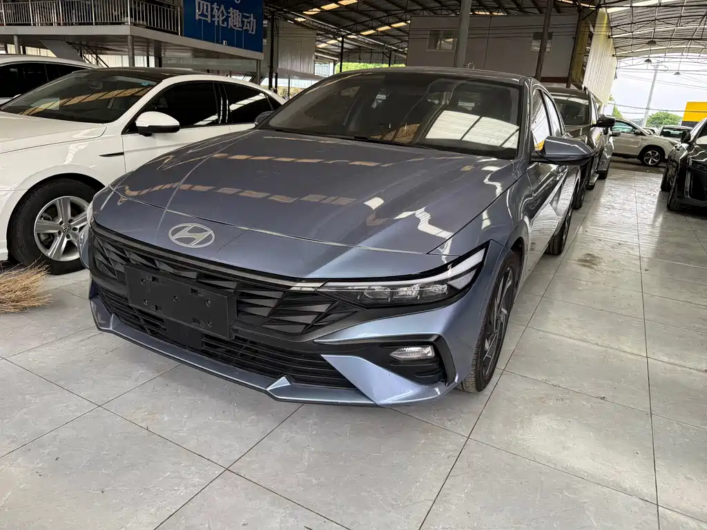 Hyundai Elantra 2024