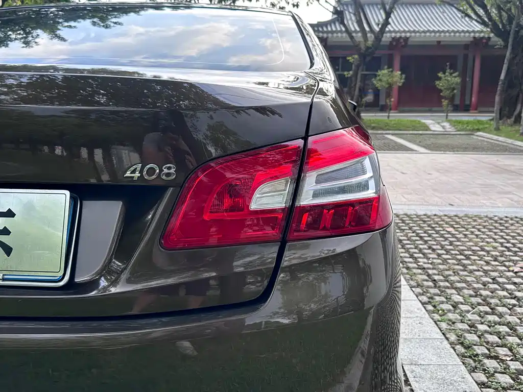 Peugeot 408 — миниатюра 10