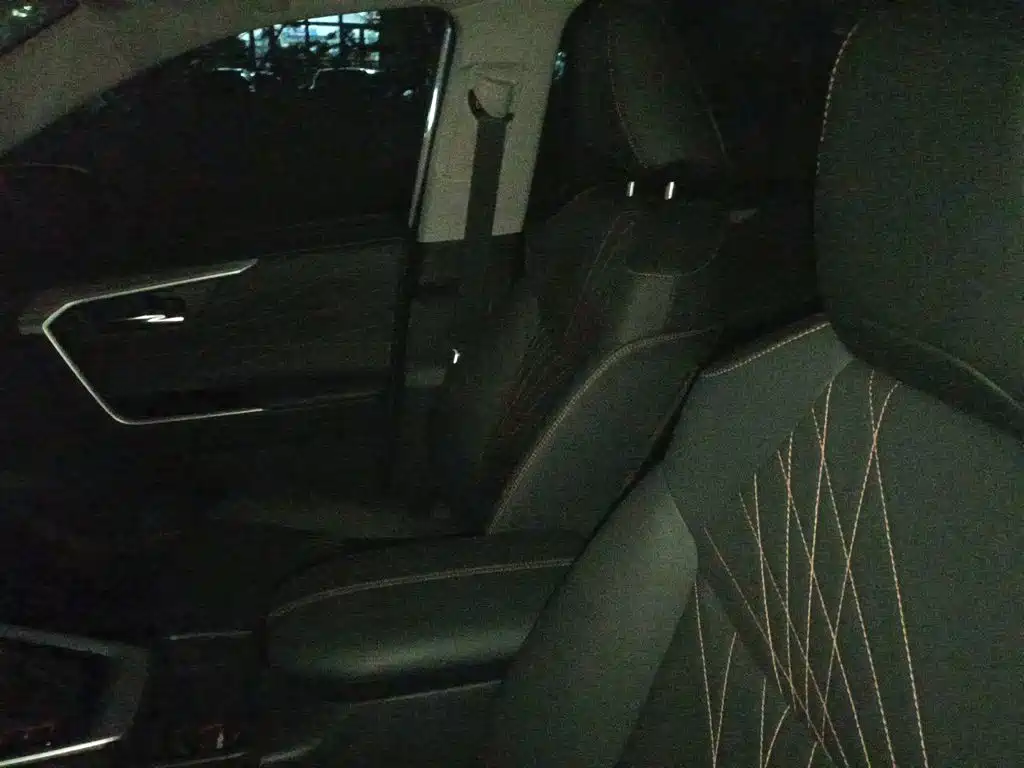 Toyota RAV4 — миниатюра 11