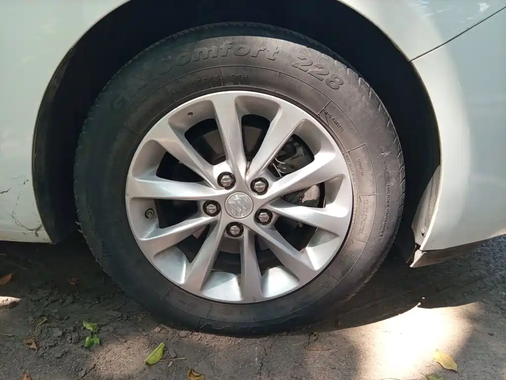 Buick Excelle — миниатюра 8
