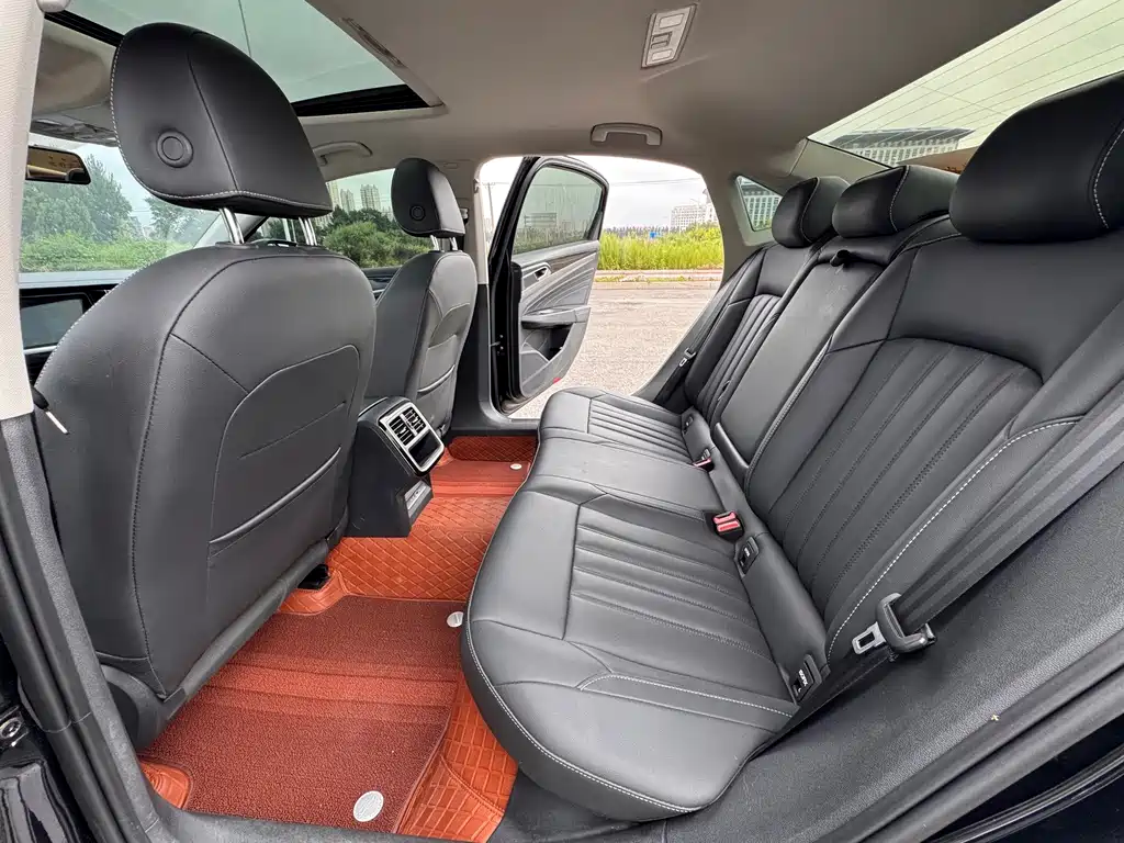 Volkswagen Passat — миниатюра 11