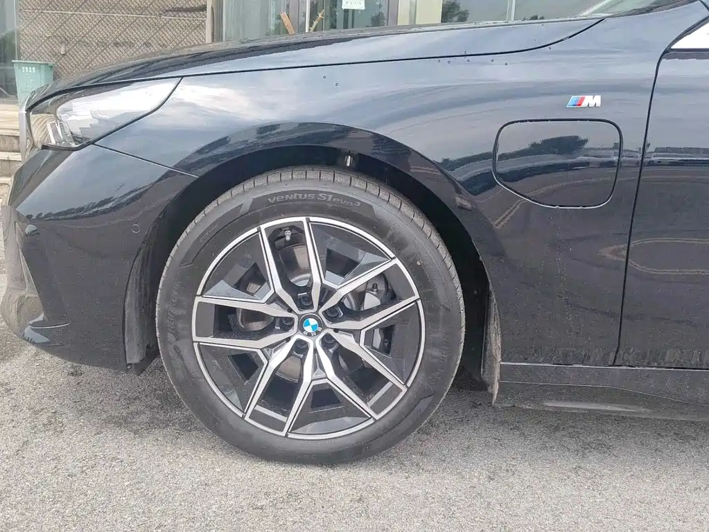 BMW i5 2025 eDrive 35L M Sport