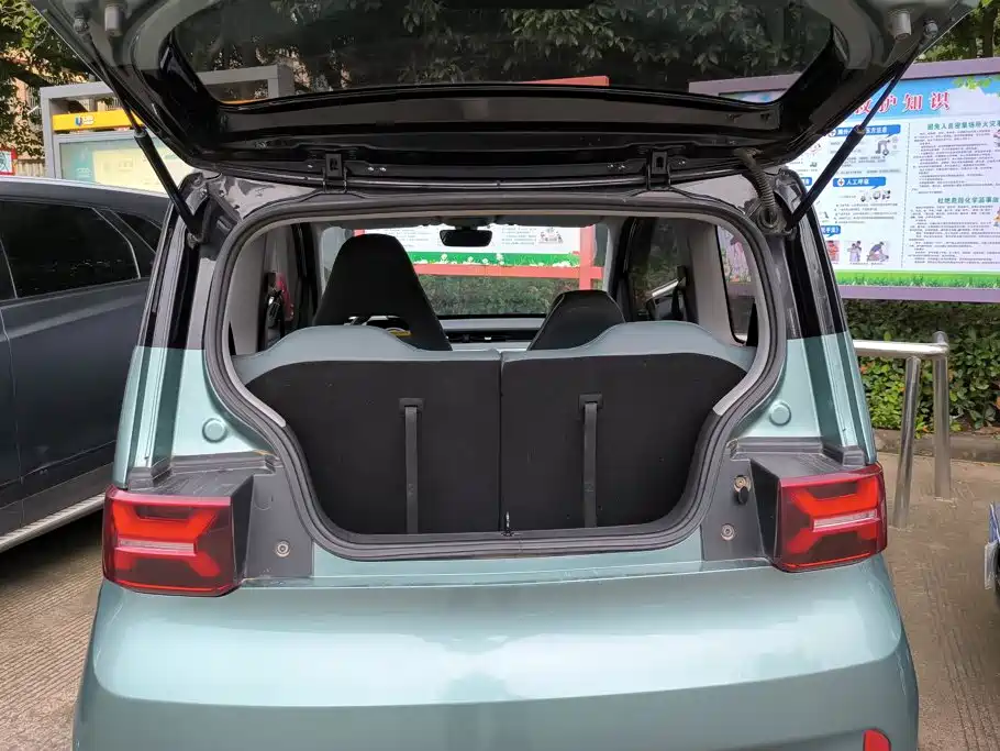 Wuling MINIEV — миниатюра 4