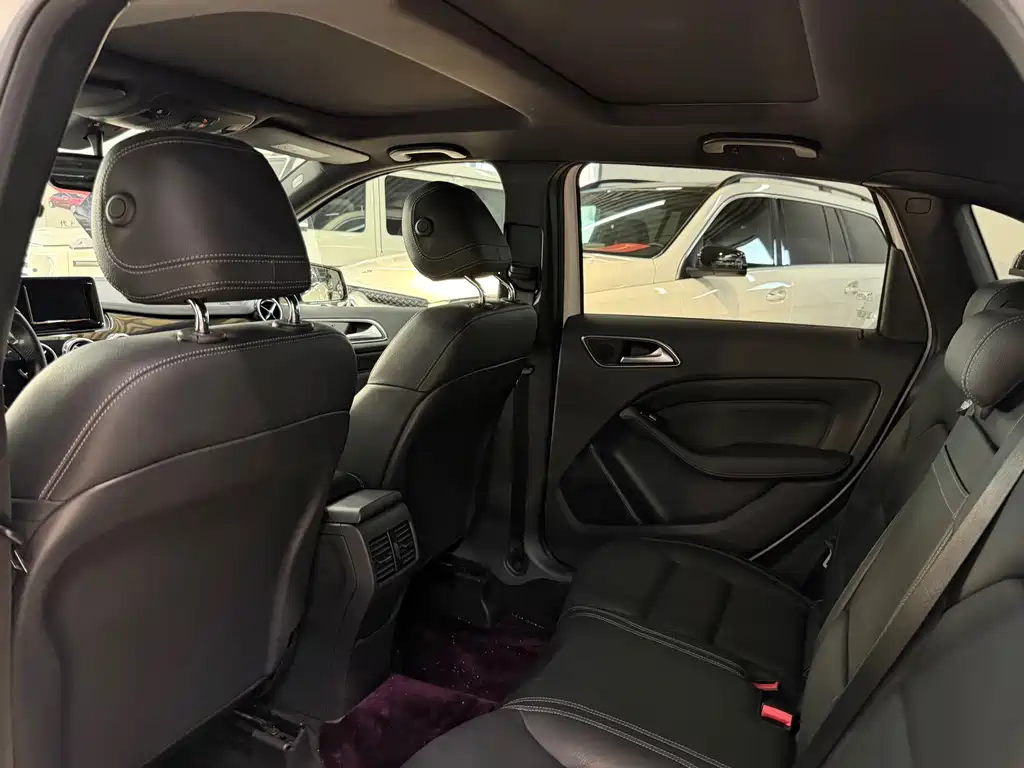 Mercedes-Benz B-Class — миниатюра 12
