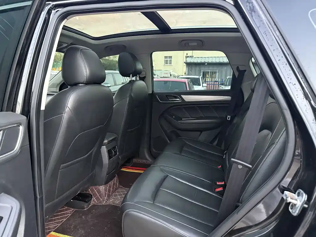 Roewe RX5 — миниатюра 7