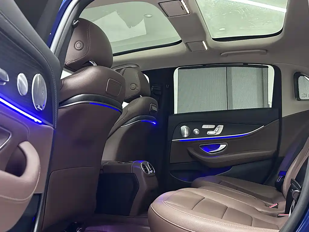 Mercedes-Benz E-Class — миниатюра 7