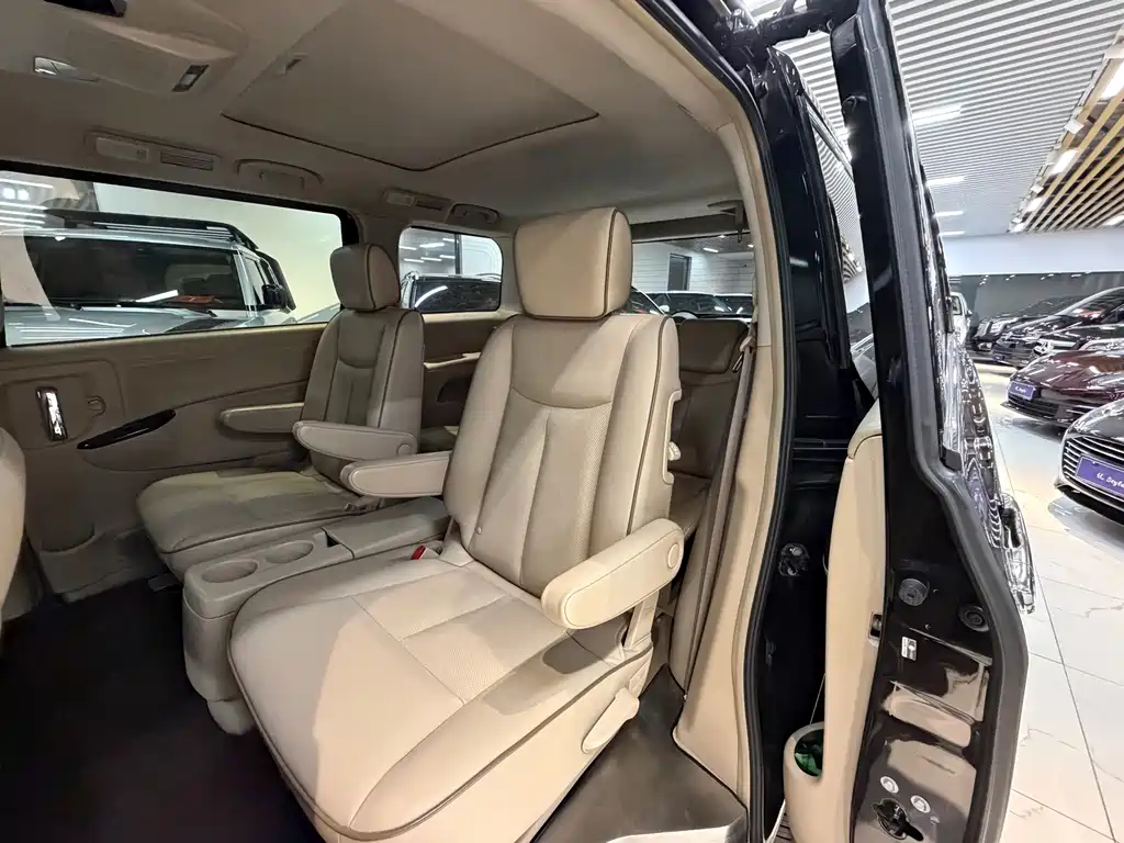 Nissan Quest — миниатюра 13