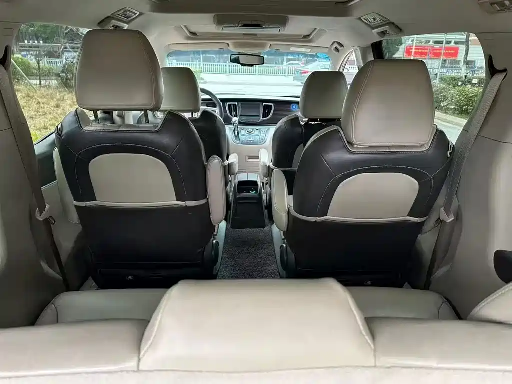 Buick GL8 — миниатюра 8