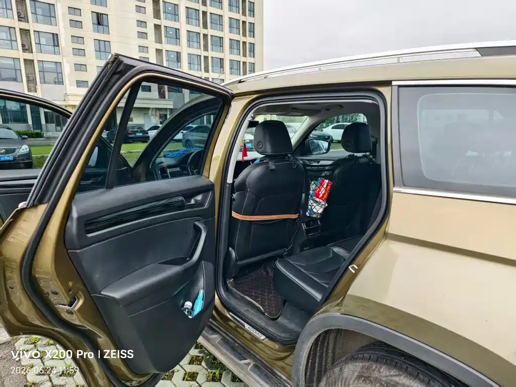 Skoda Kodiaq 2018 TSI330 7 мест Luxury