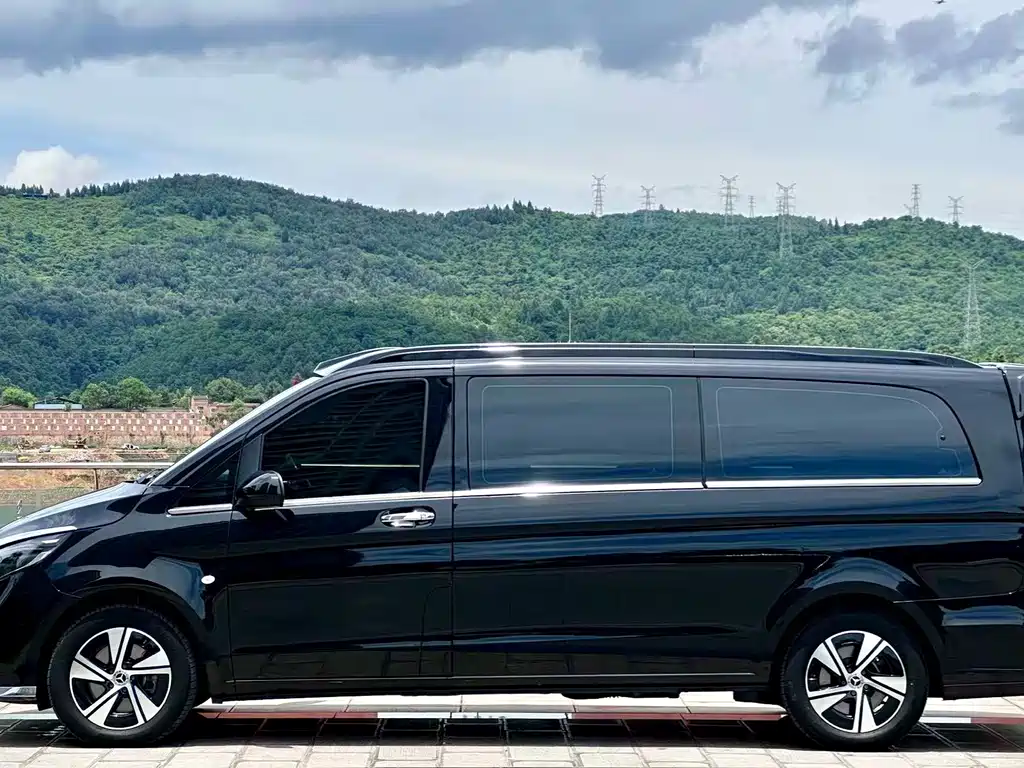 Mercedes-Benz Vito 2024 2.0T 7 мест