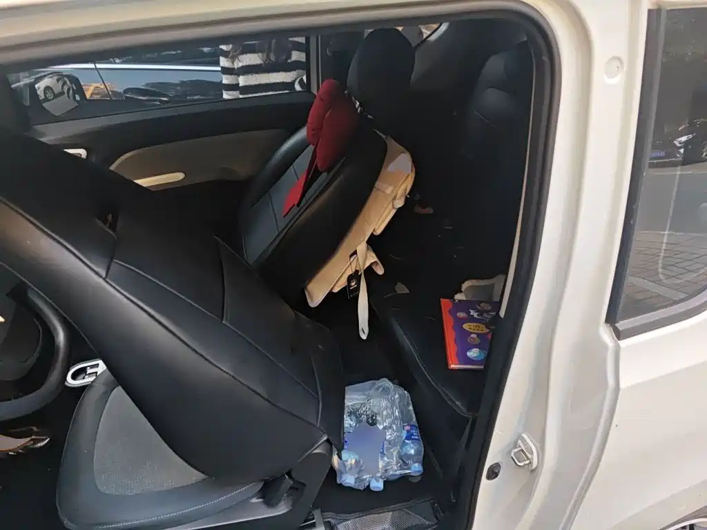 Wuling MINIEV — миниатюра 13