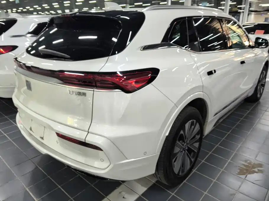 Buick E5 — миниатюра 3