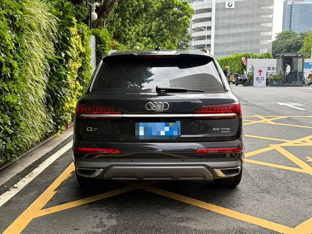Audi Q7 — миниатюра 5
