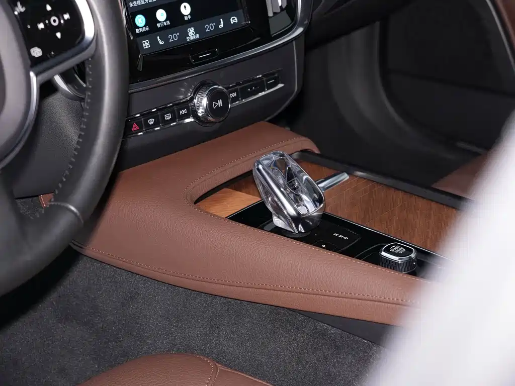 Volvo S90 — миниатюра 23
