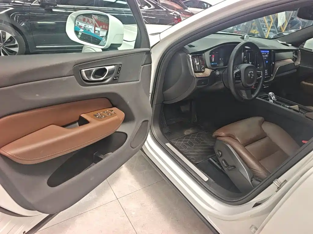 Volvo XC60 — миниатюра 16